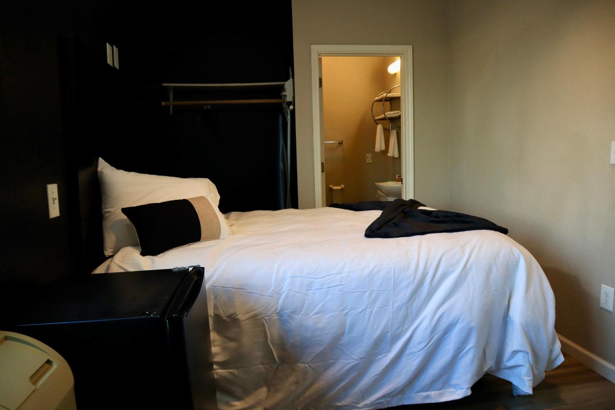Hotel Dilley Grand Zimmer foto